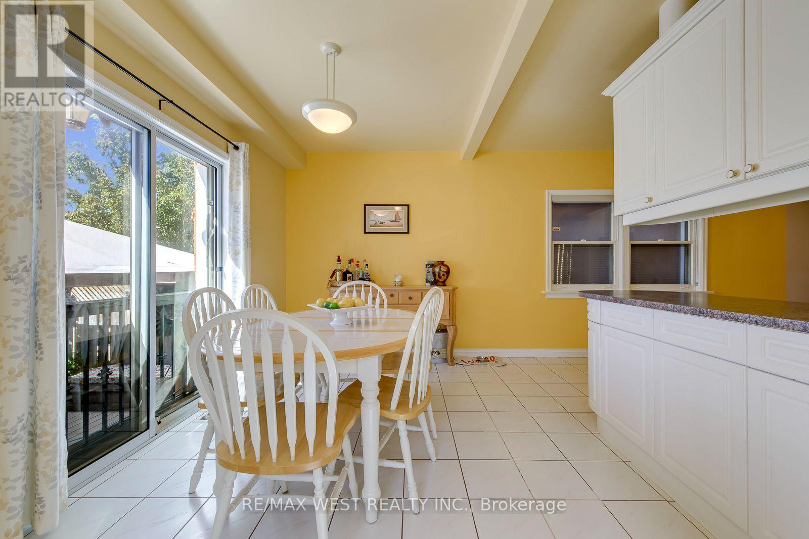 396 Bartlett Avenue N, Toronto, ON