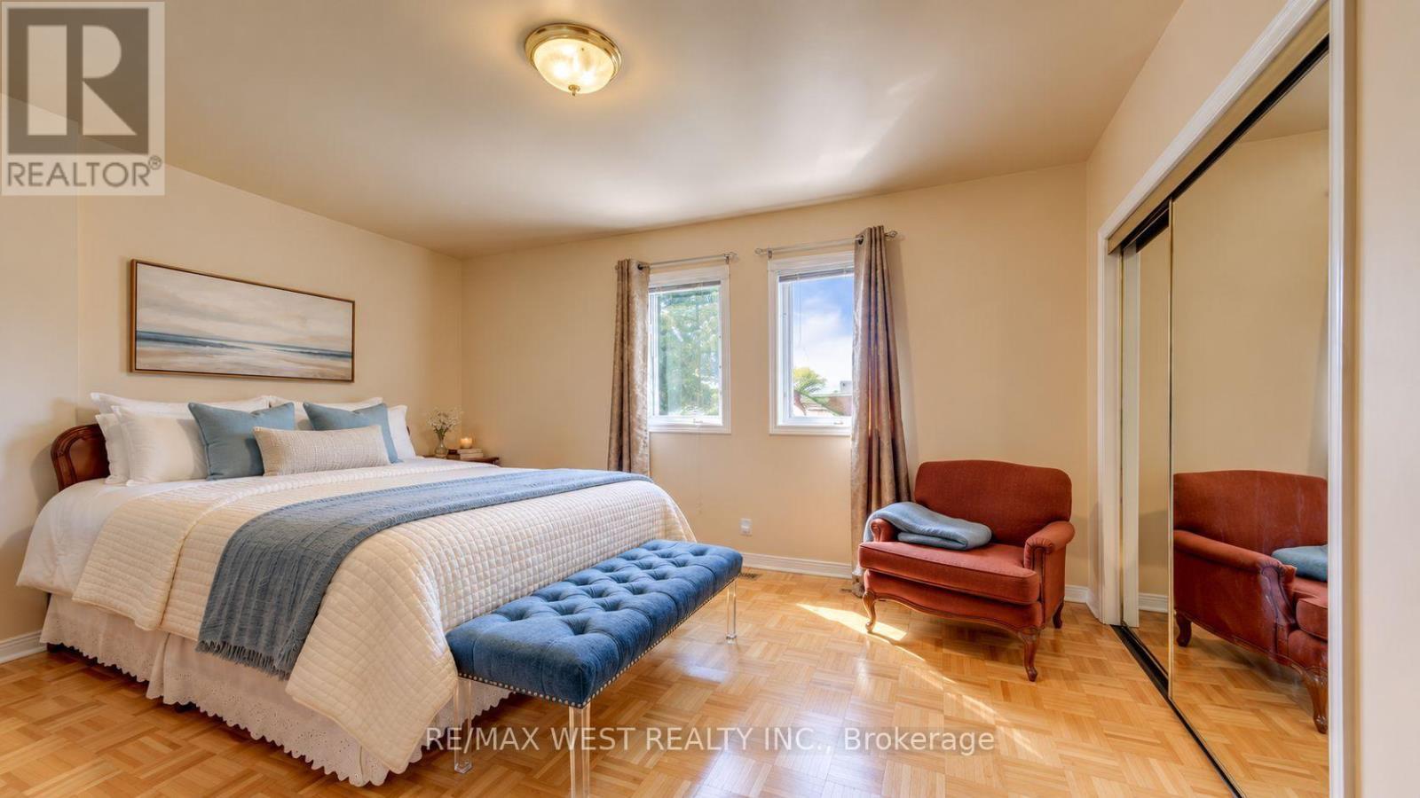 396 Bartlett Avenue N, Toronto, ON
