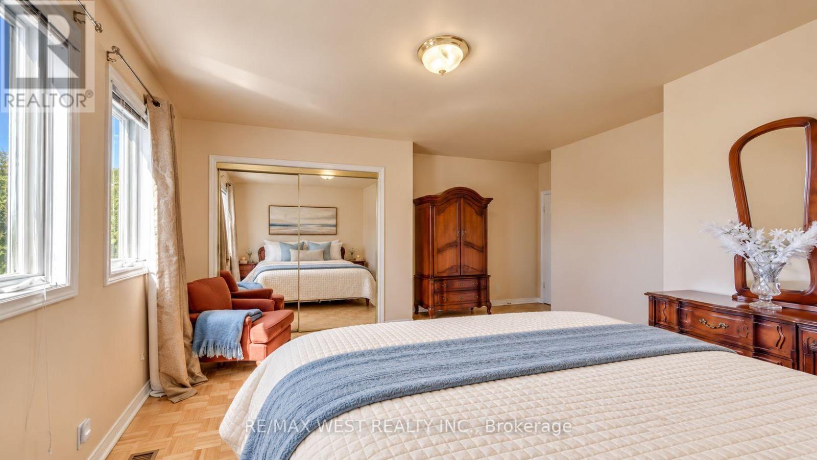 396 Bartlett Avenue N, Toronto, ON