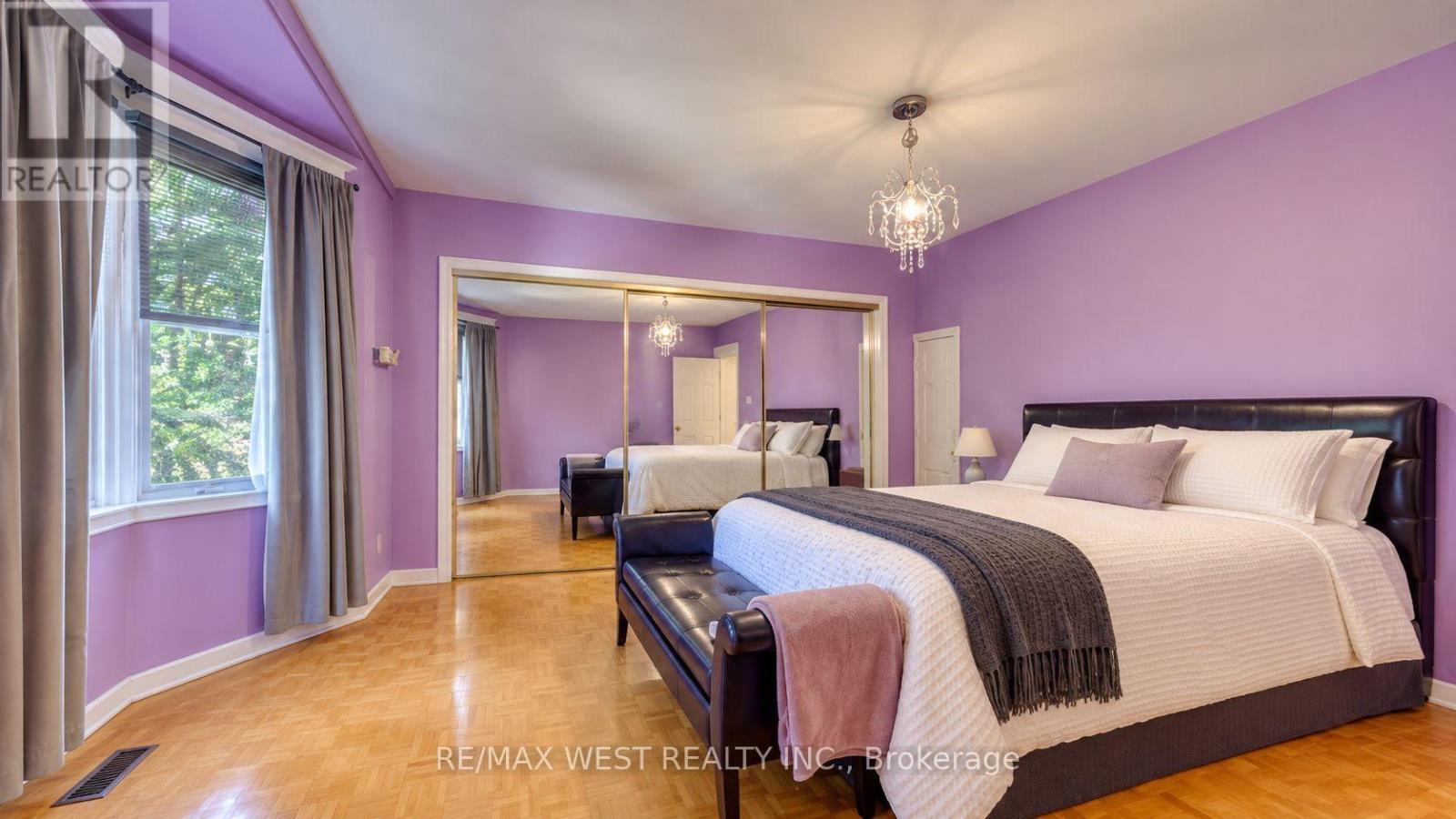 396 Bartlett Avenue N, Toronto, ON