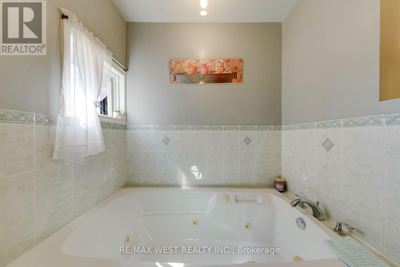 396 Bartlett Avenue N, Toronto, ON