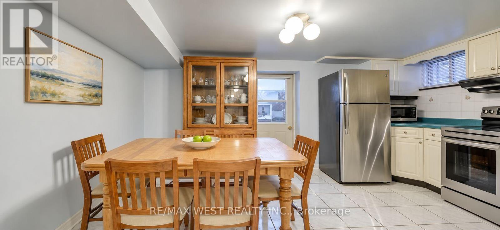 396 Bartlett Avenue N, Toronto, ON