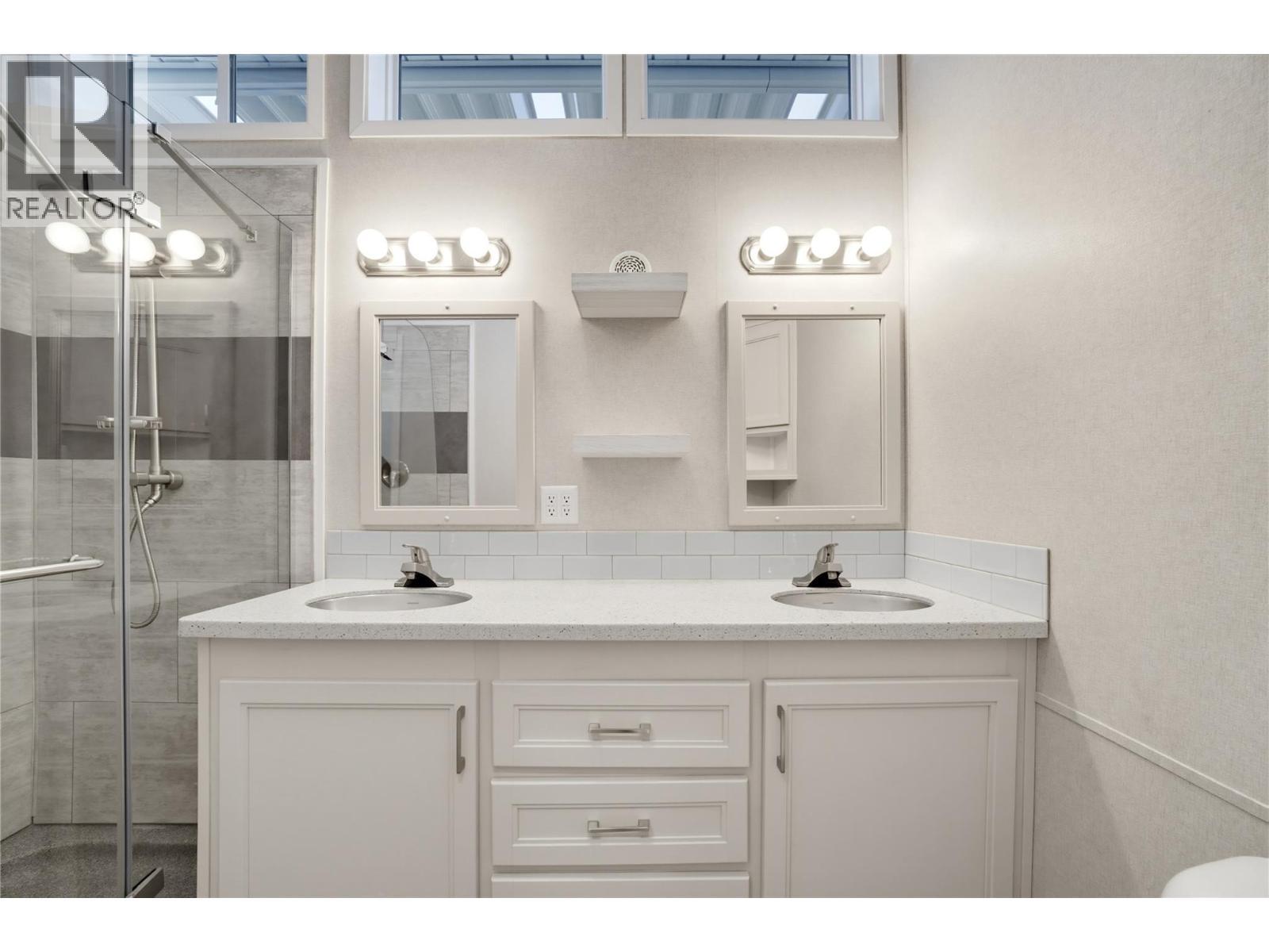Main Bathroom - 1383 Silver Sands Road Unit# 68, Sicamous, BC