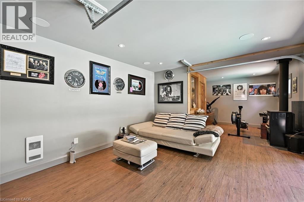 2209 Ghent Avenue, Burlington, ON