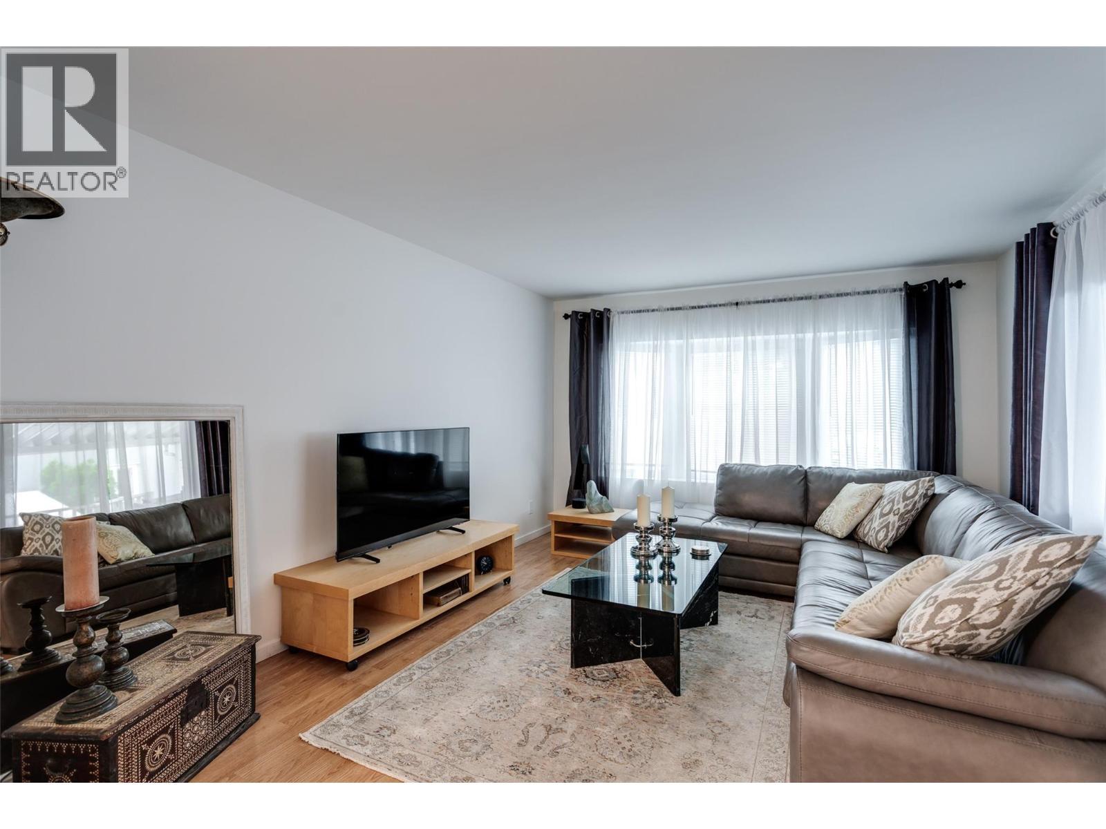 6711 Highway 97 Unit# 6, Peachland, BC