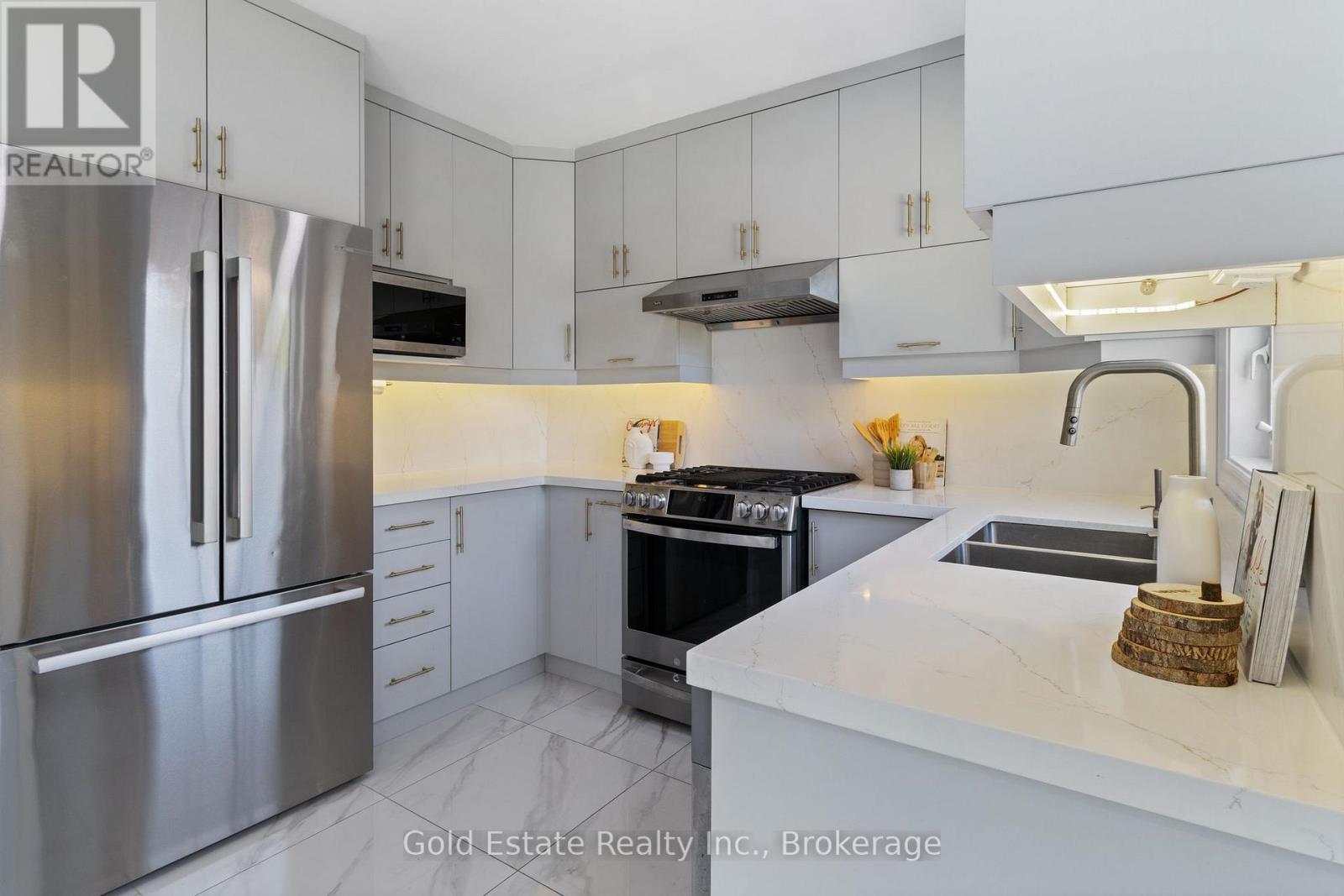 Thoughtfully renovated with practical payout - 6653 Opera Glass Crescent, Mississauga, ON