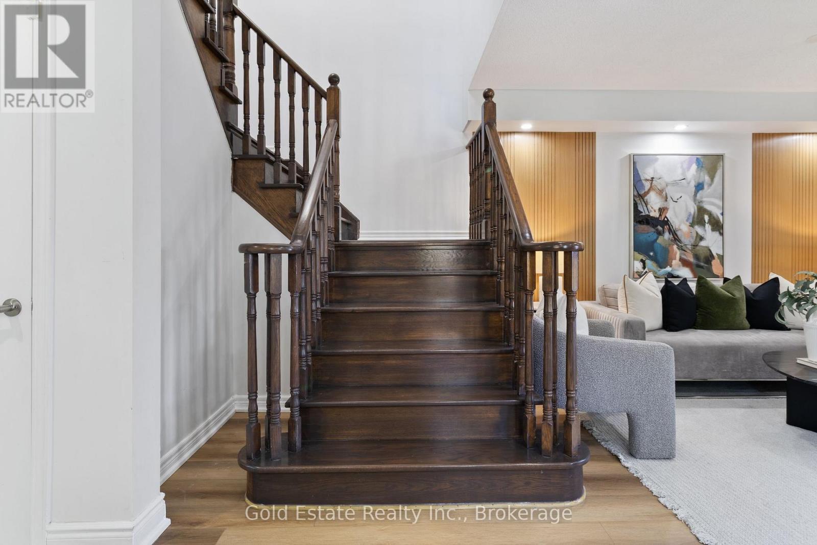 Royal Stairs - 6653 Opera Glass Crescent, Mississauga, ON