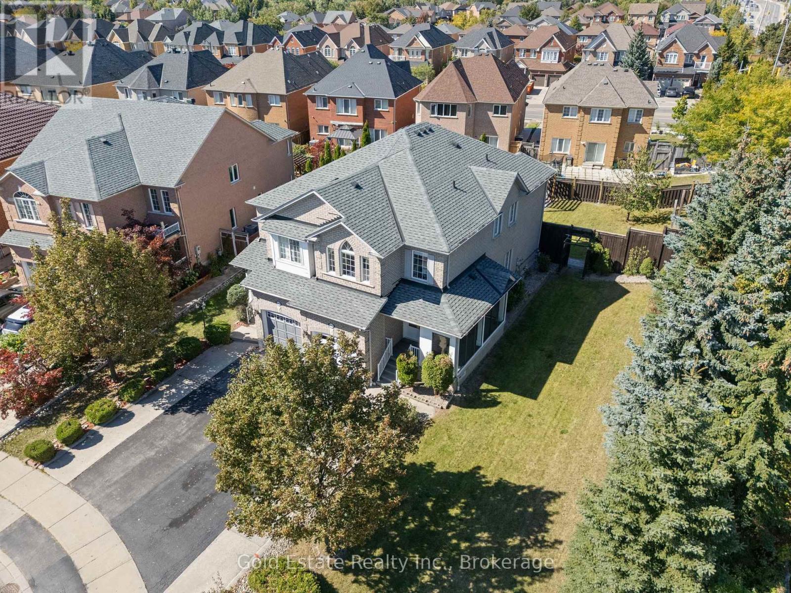 Your Place for new happy beginnings- Turn key - 6653 Opera Glass Crescent, Mississauga, ON
