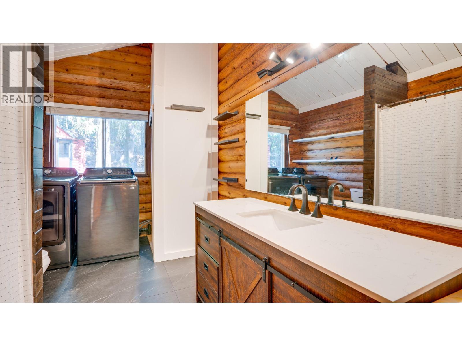 2452 Forest Drive, Blind Bay, BC