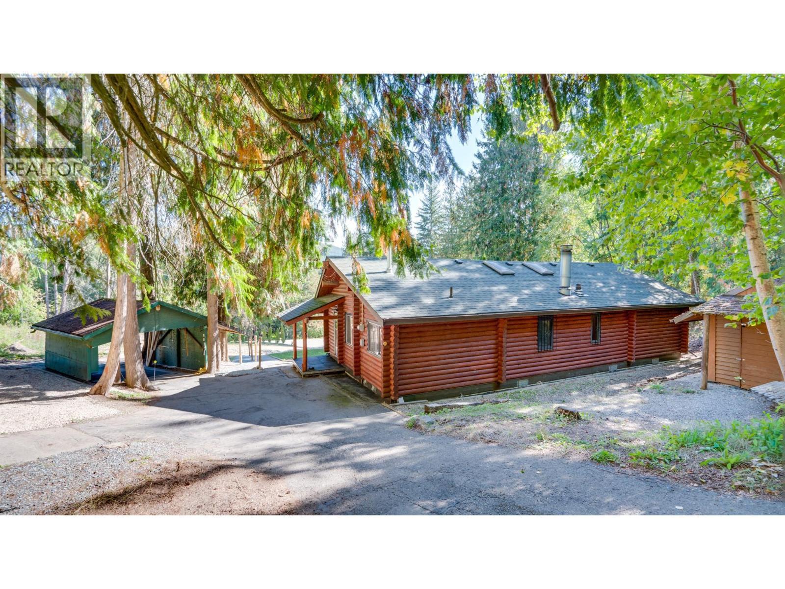2452 Forest Drive, Blind Bay, BC