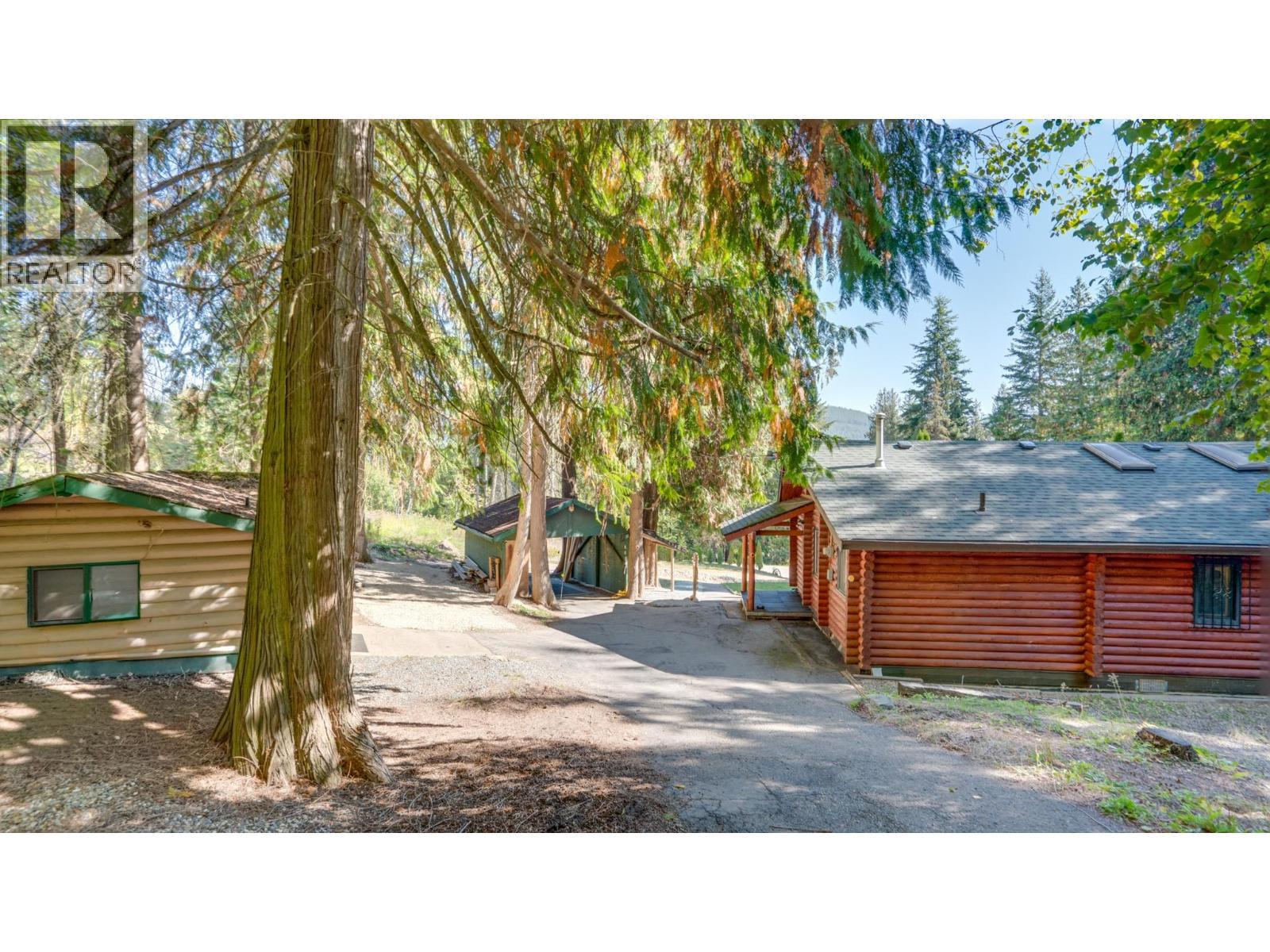 2452 Forest Drive, Blind Bay, BC