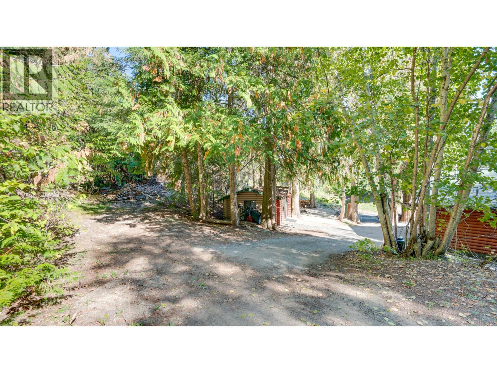 2452 Forest Drive, Blind Bay, BC