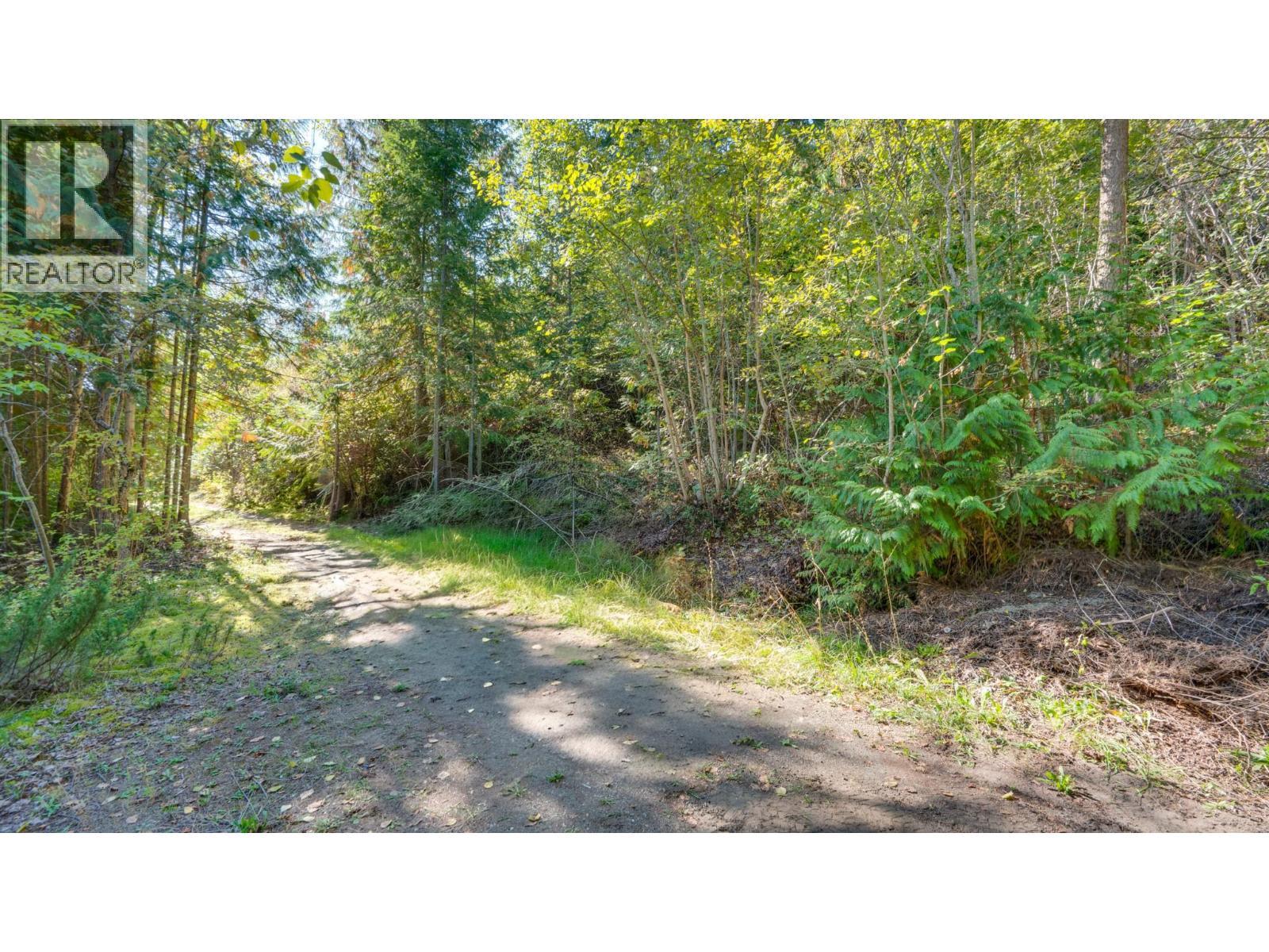 2452 Forest Drive, Blind Bay, BC