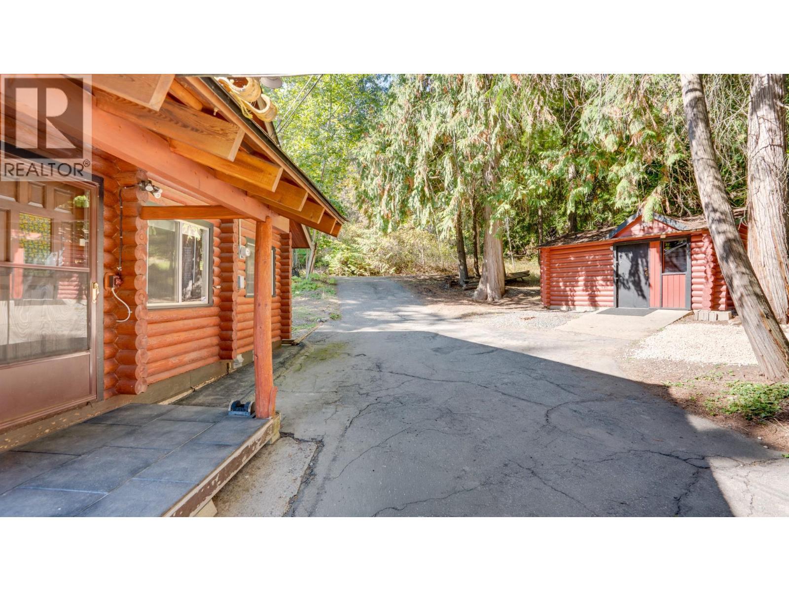 2452 Forest Drive, Blind Bay, BC