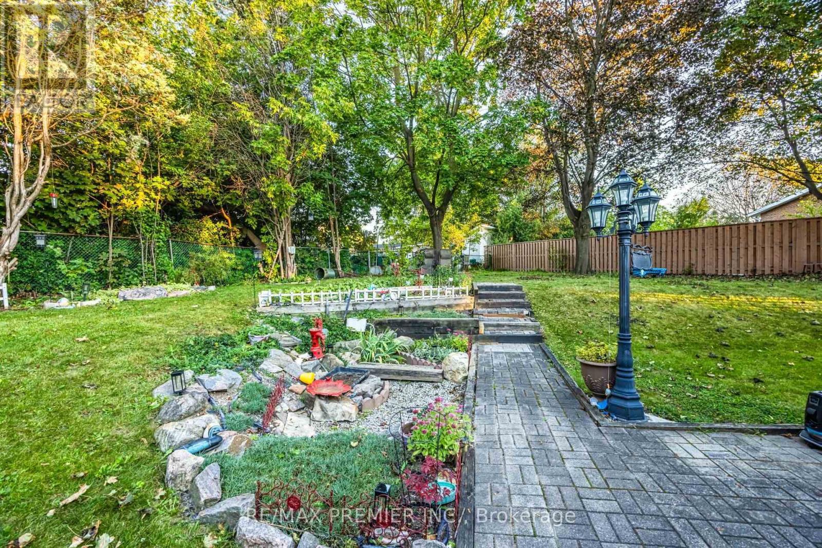 9 Adeline Court, Toronto, ON