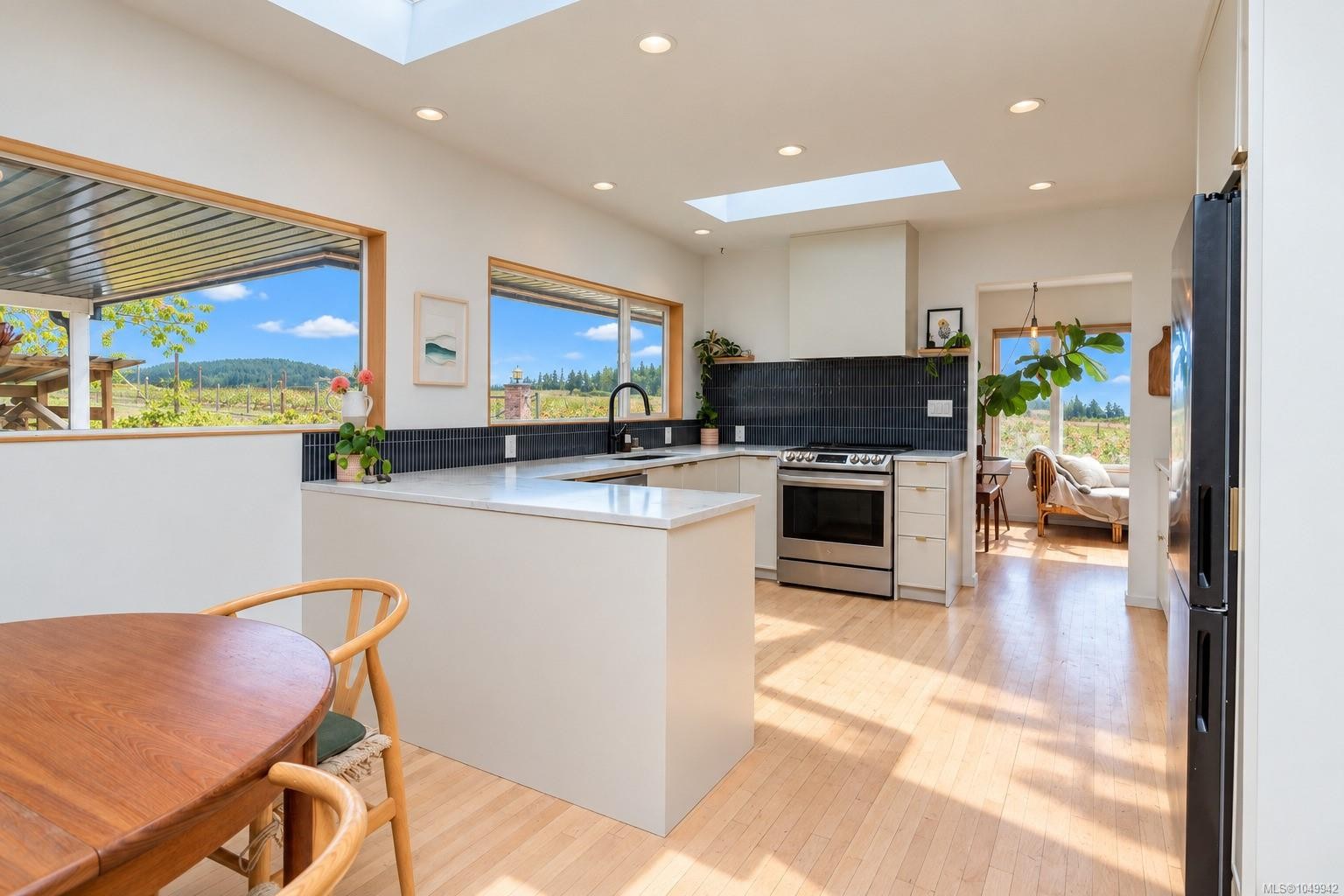 2105 Straitsview Rd, Central Saanich, BC