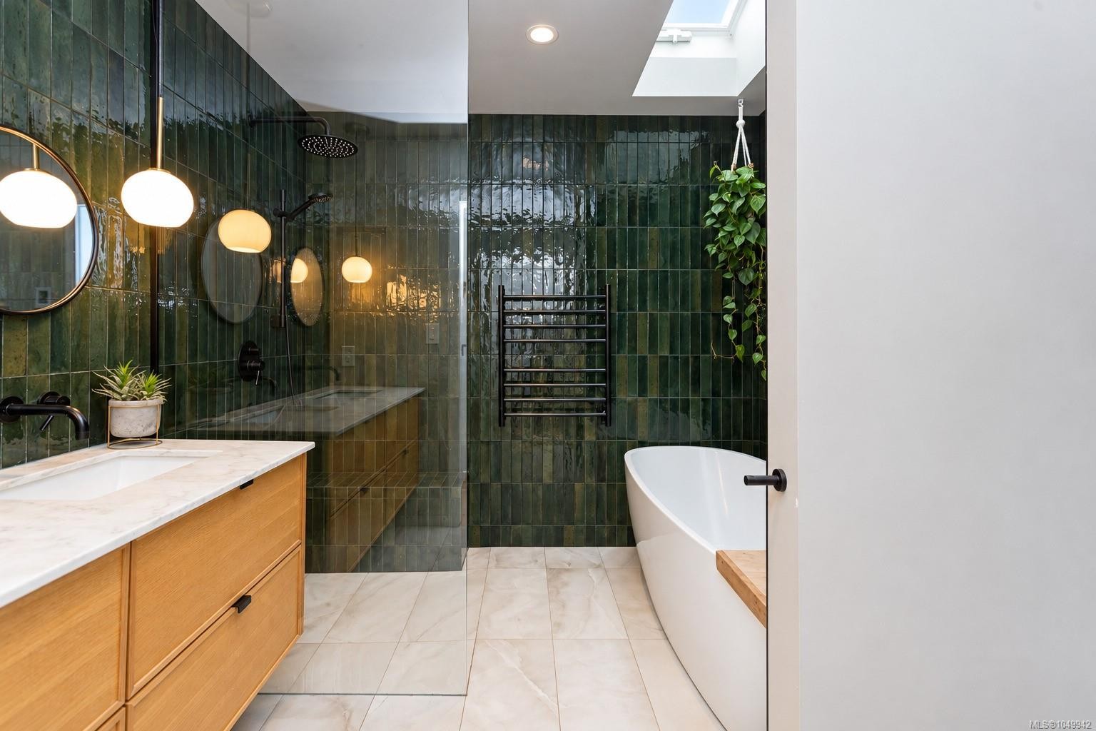 2105 Straitsview Rd, Central Saanich, BC