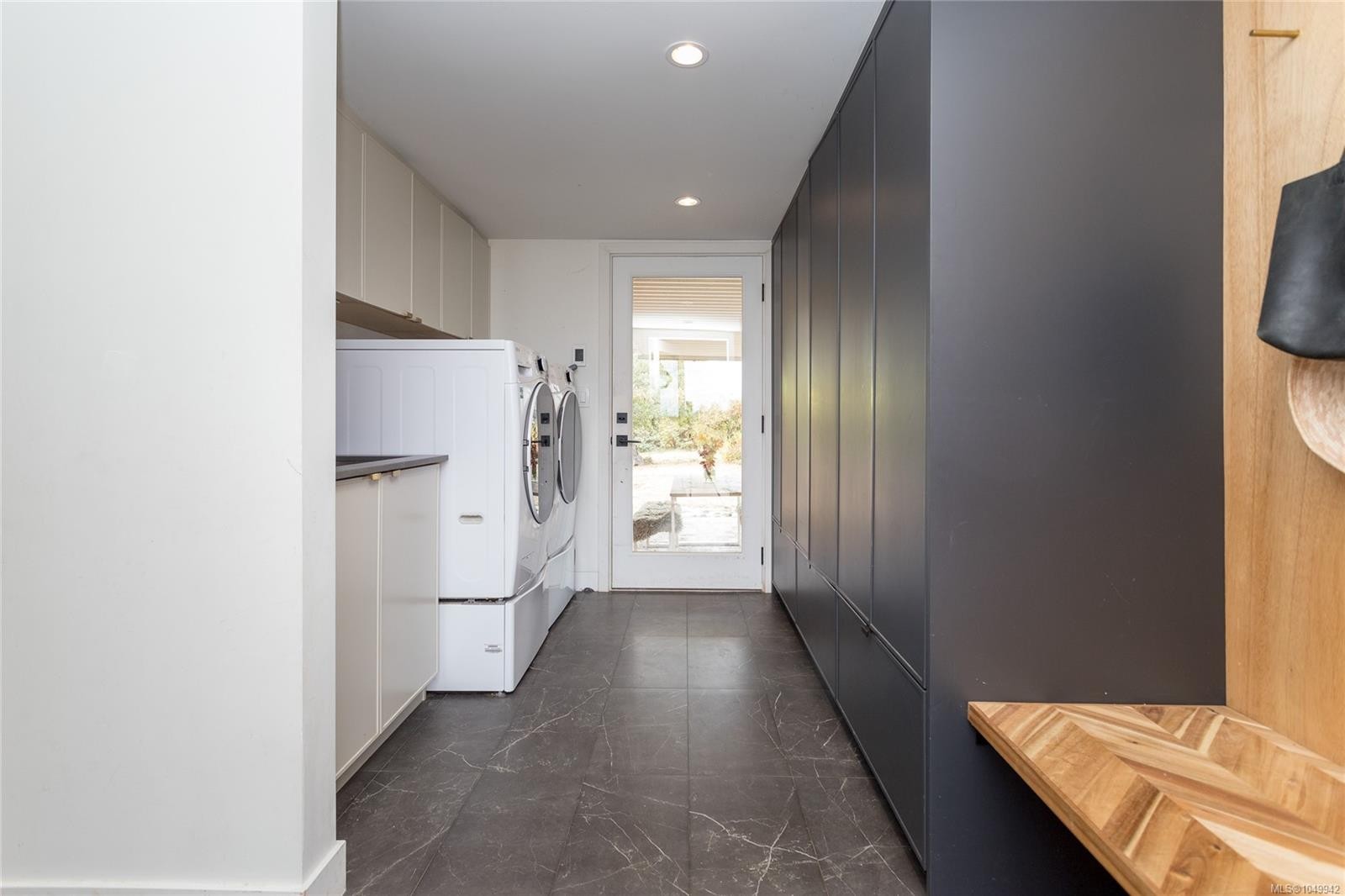 2105 Straitsview Rd, Central Saanich, BC
