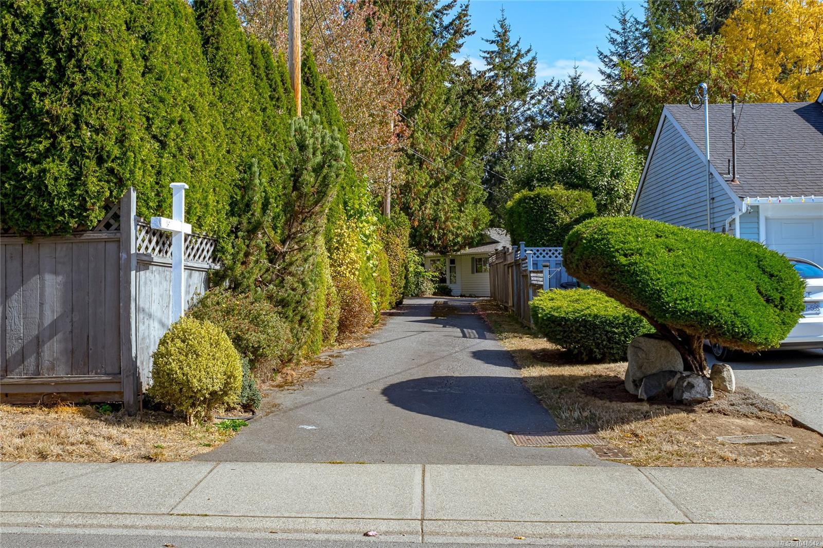 4541 Elk Lake Dr, Saanich, BC