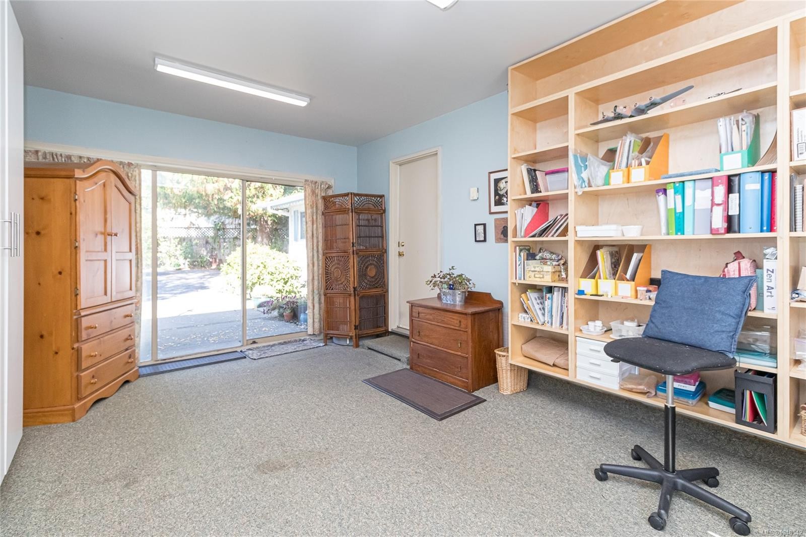 4541 Elk Lake Dr, Saanich, BC