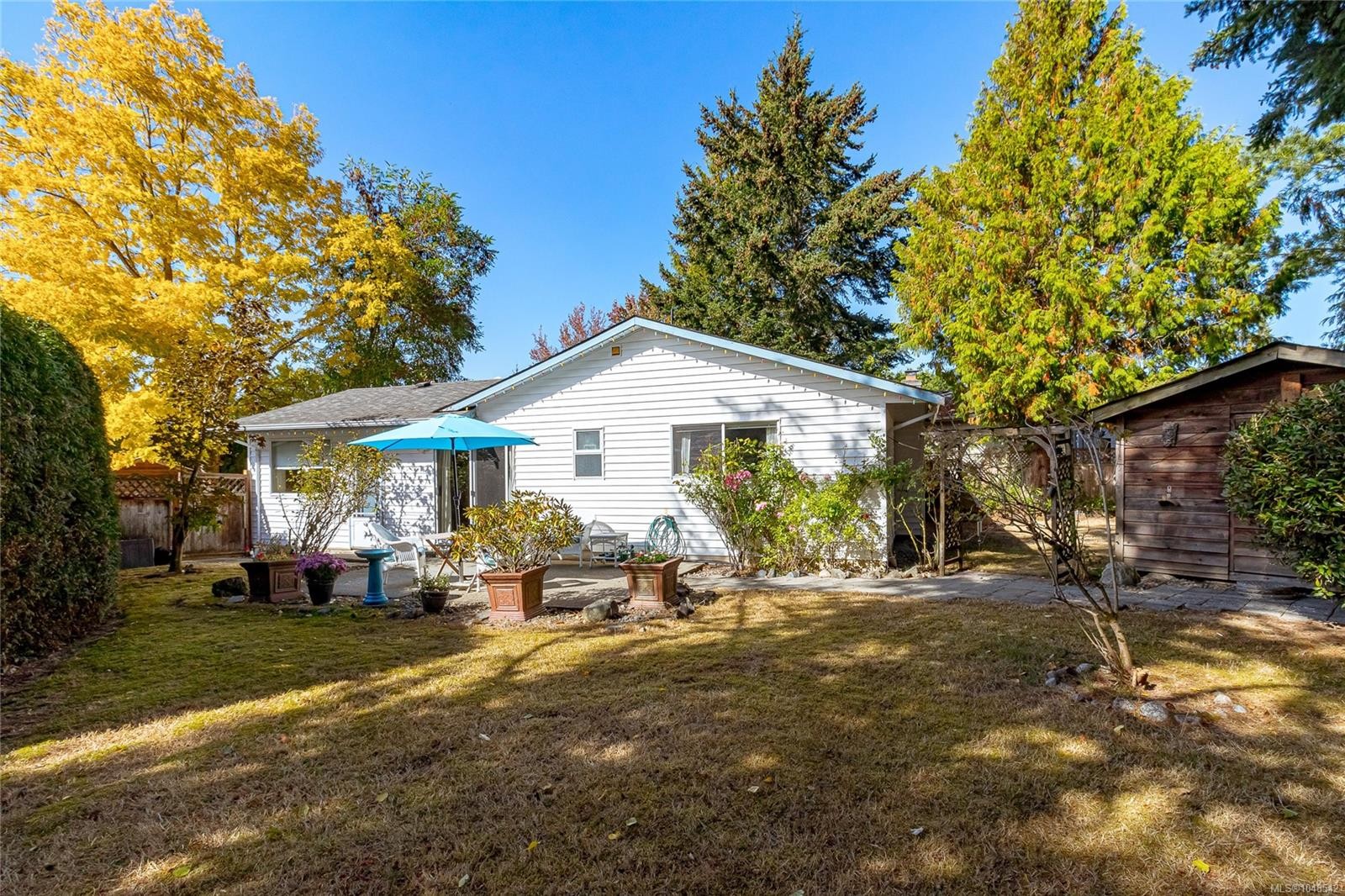 4541 Elk Lake Dr, Saanich, BC