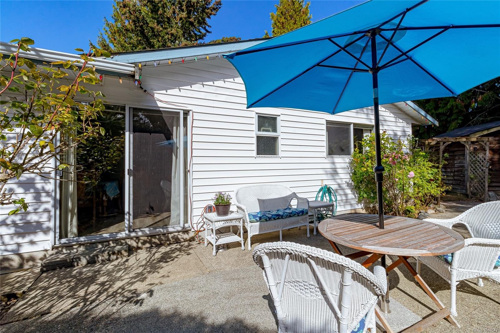 4541 Elk Lake Dr, Saanich, BC