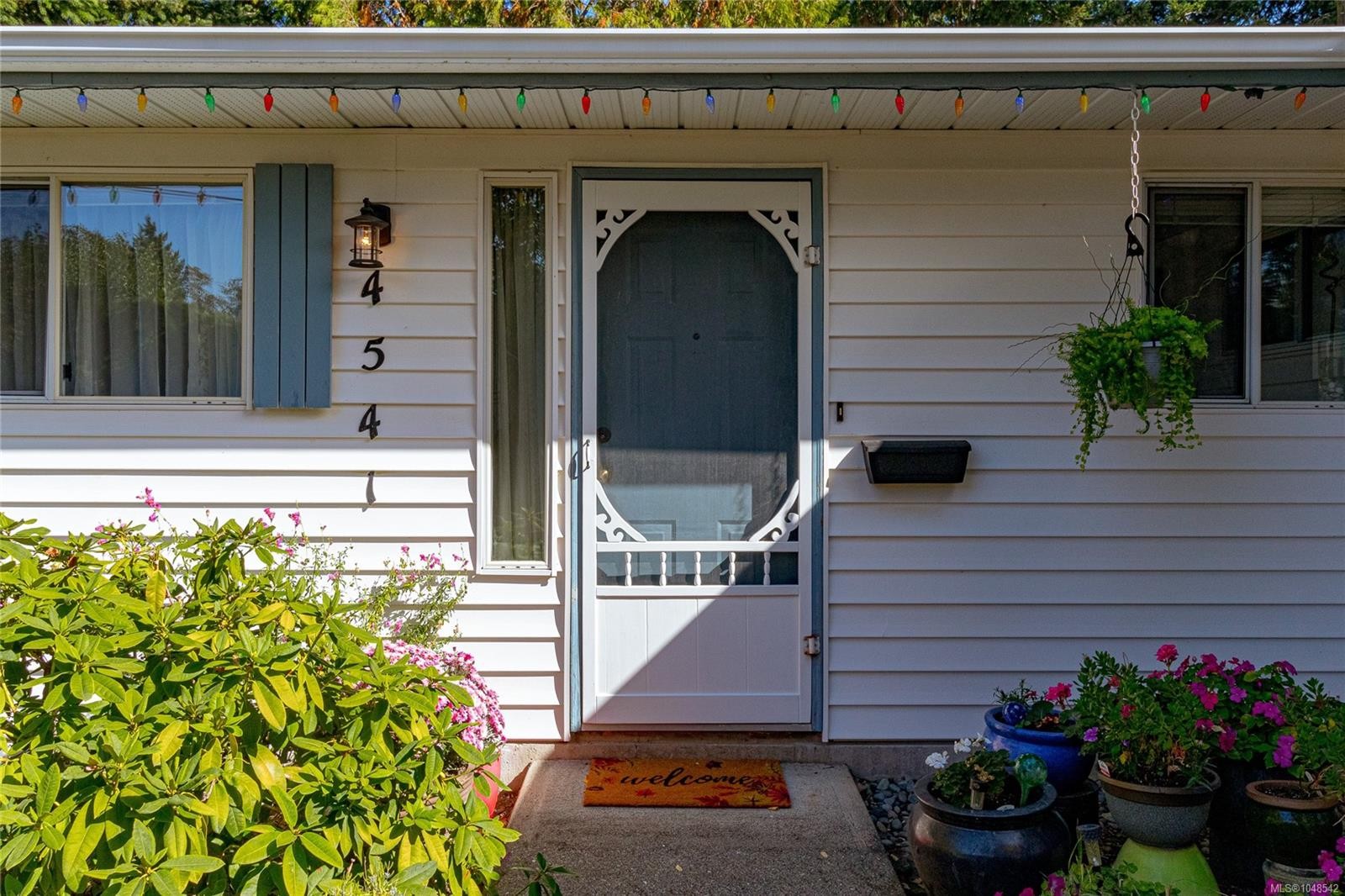4541 Elk Lake Dr, Saanich, BC