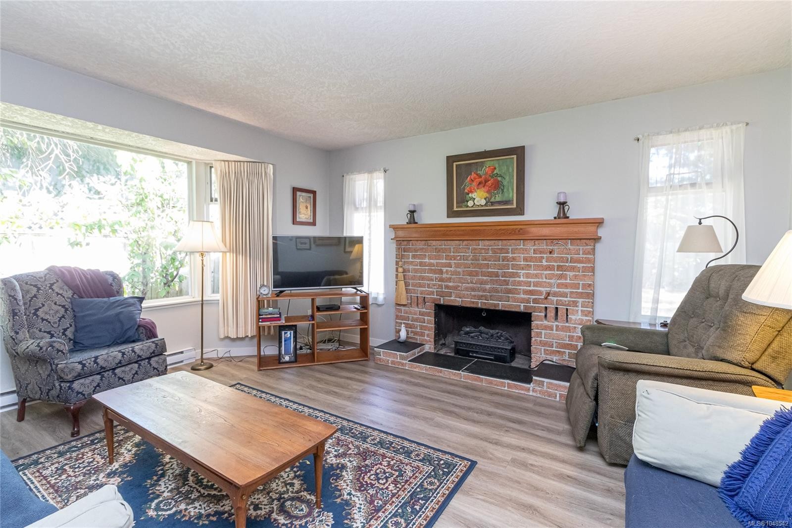 4541 Elk Lake Dr, Saanich, BC