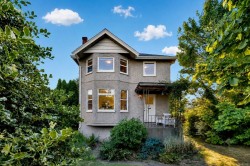 2726 Prior St Victoria, BC V8T 3Y1