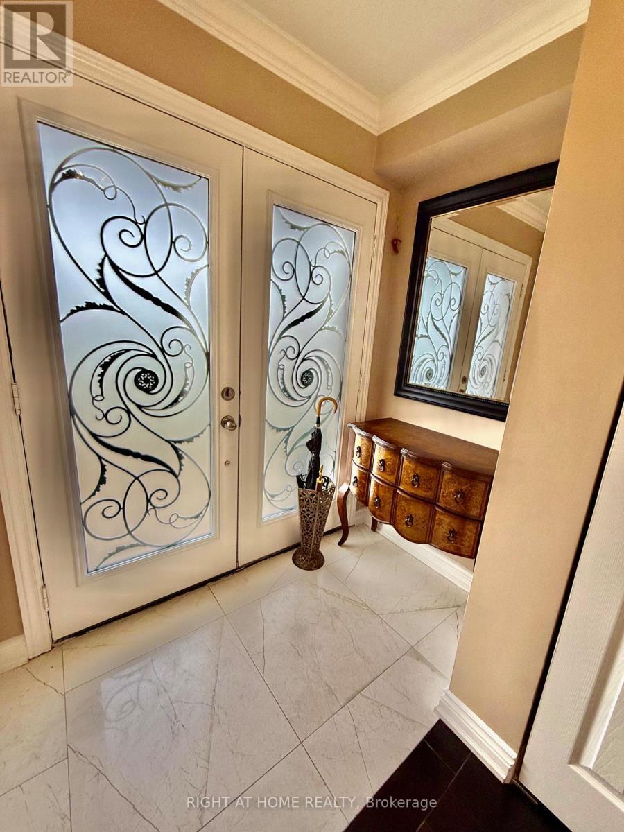 129 Four Seasons Crescent, East Gwillimbury, ON