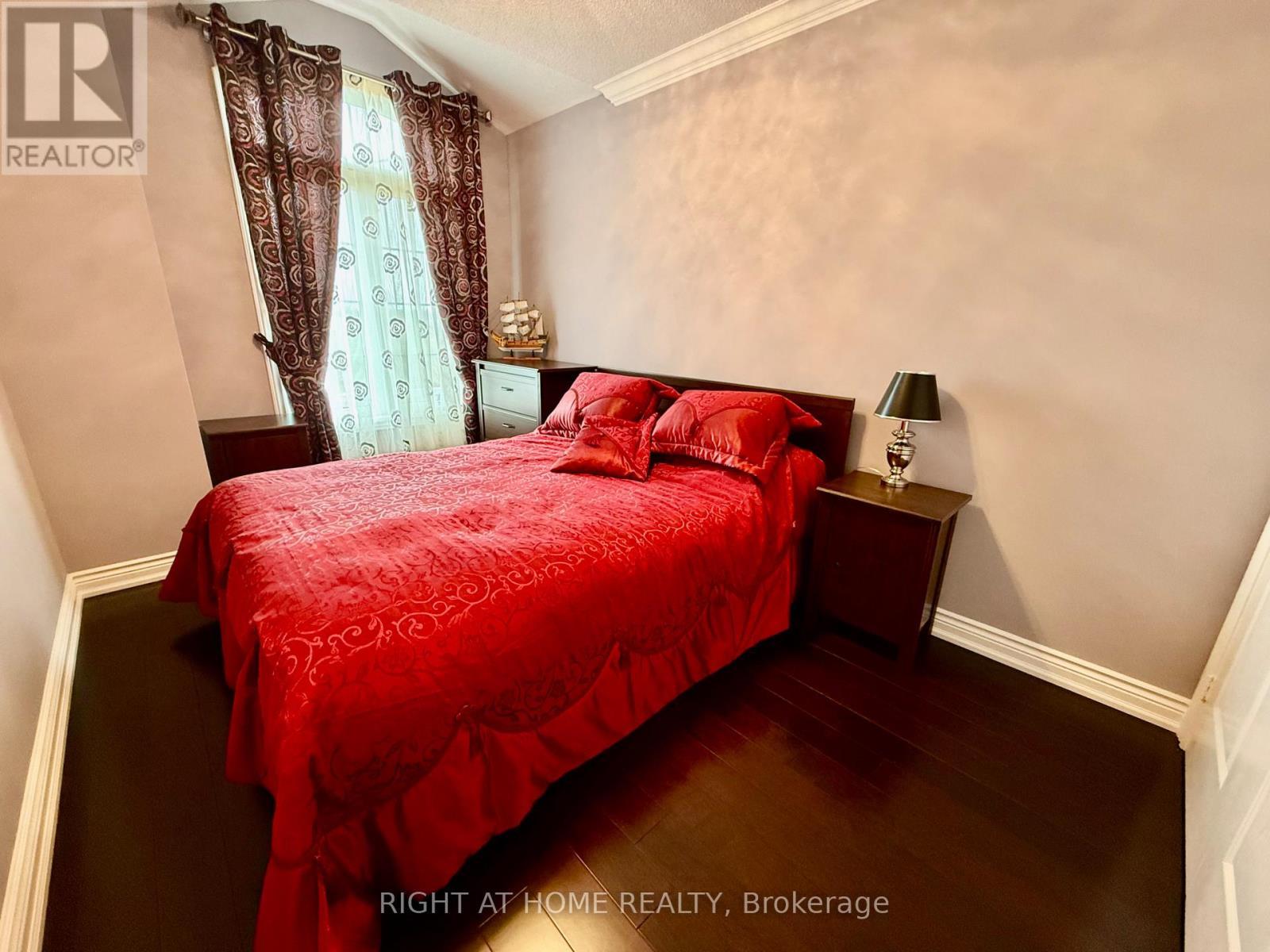 129 Four Seasons Crescent, East Gwillimbury, ON