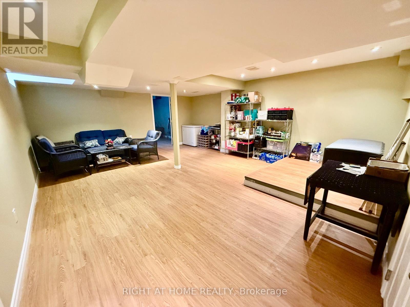 129 Four Seasons Crescent, East Gwillimbury, ON