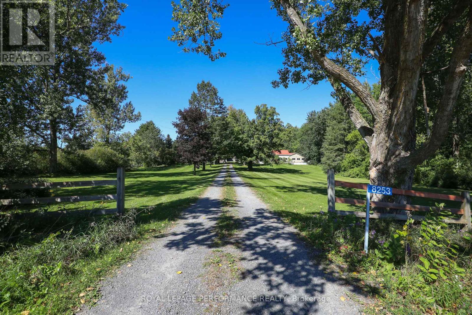 8253 Russell Road, Ottawa, ON