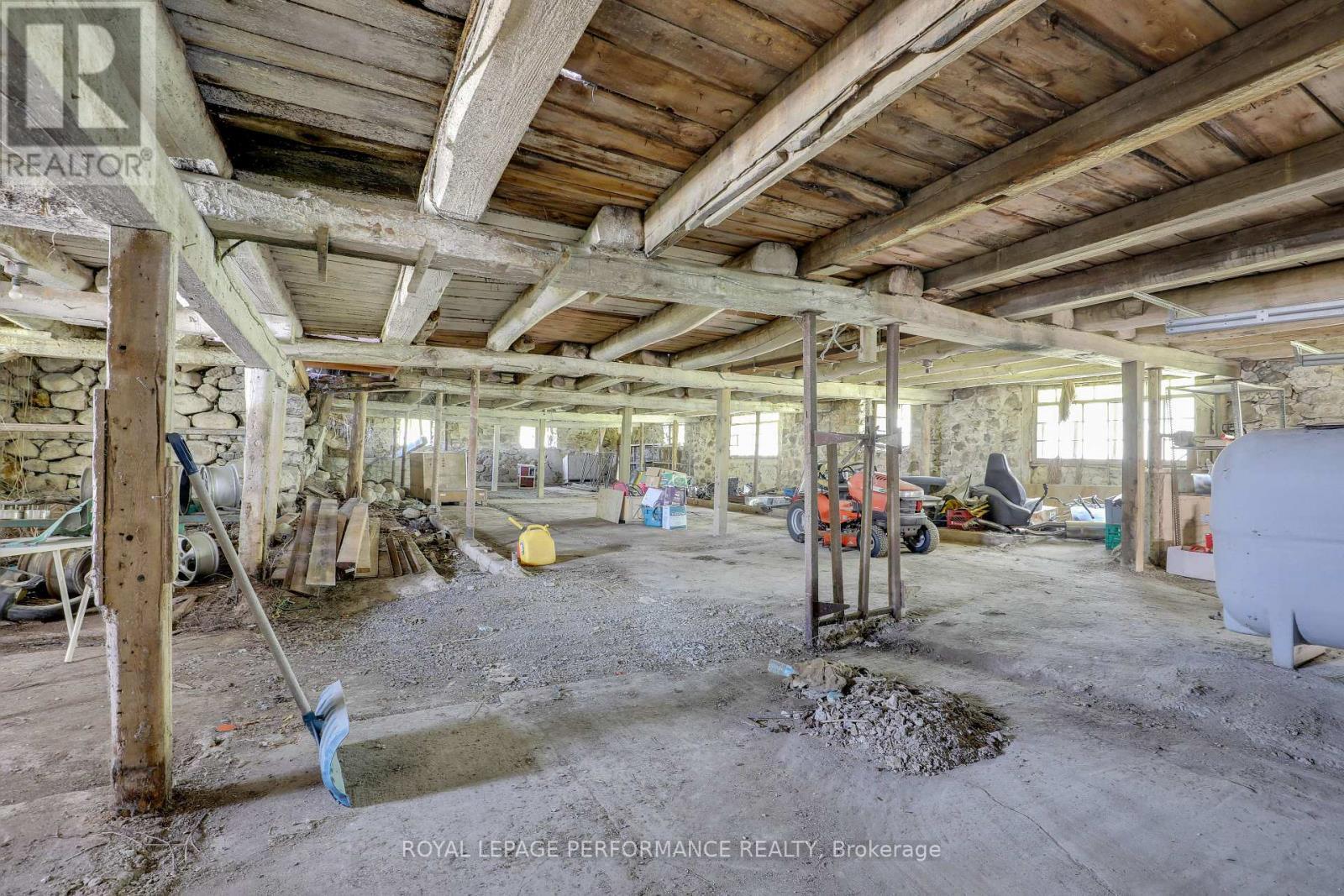 8253 Russell Road, Ottawa, ON