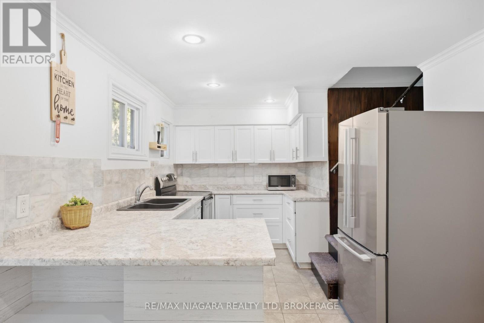 6525 Oneil Street, Niagara Falls (Stamford), ON