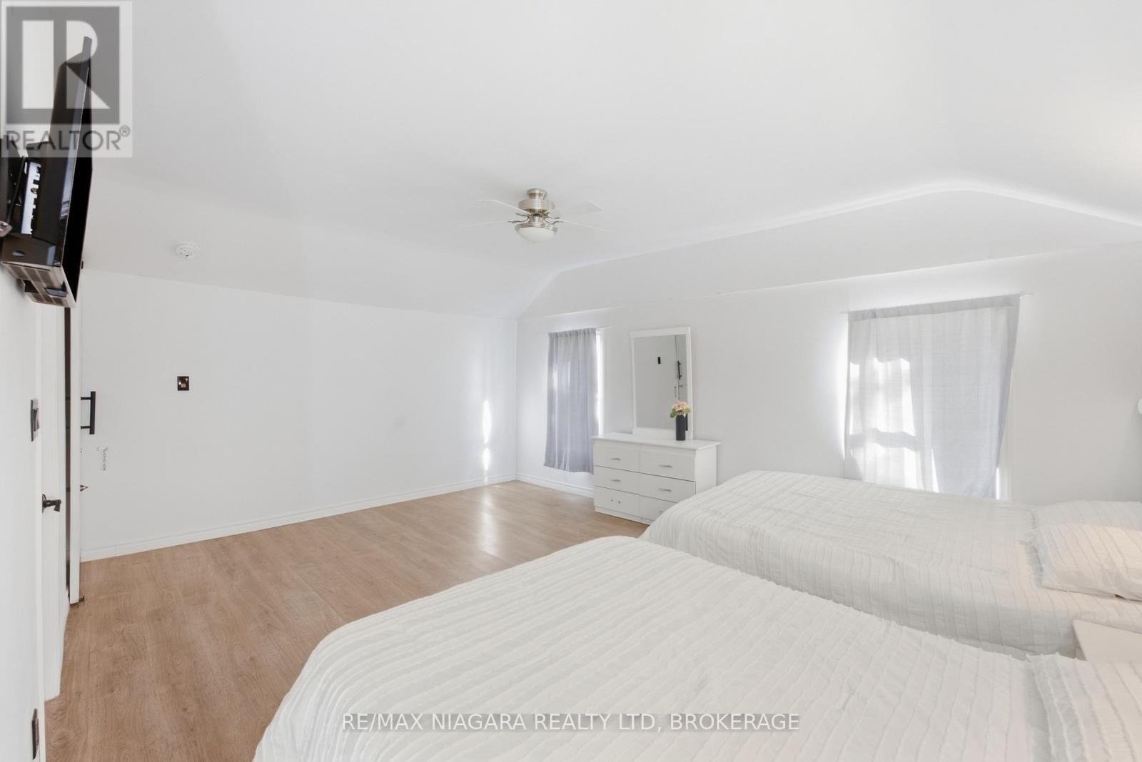 6525 Oneil Street, Niagara Falls (Stamford), ON