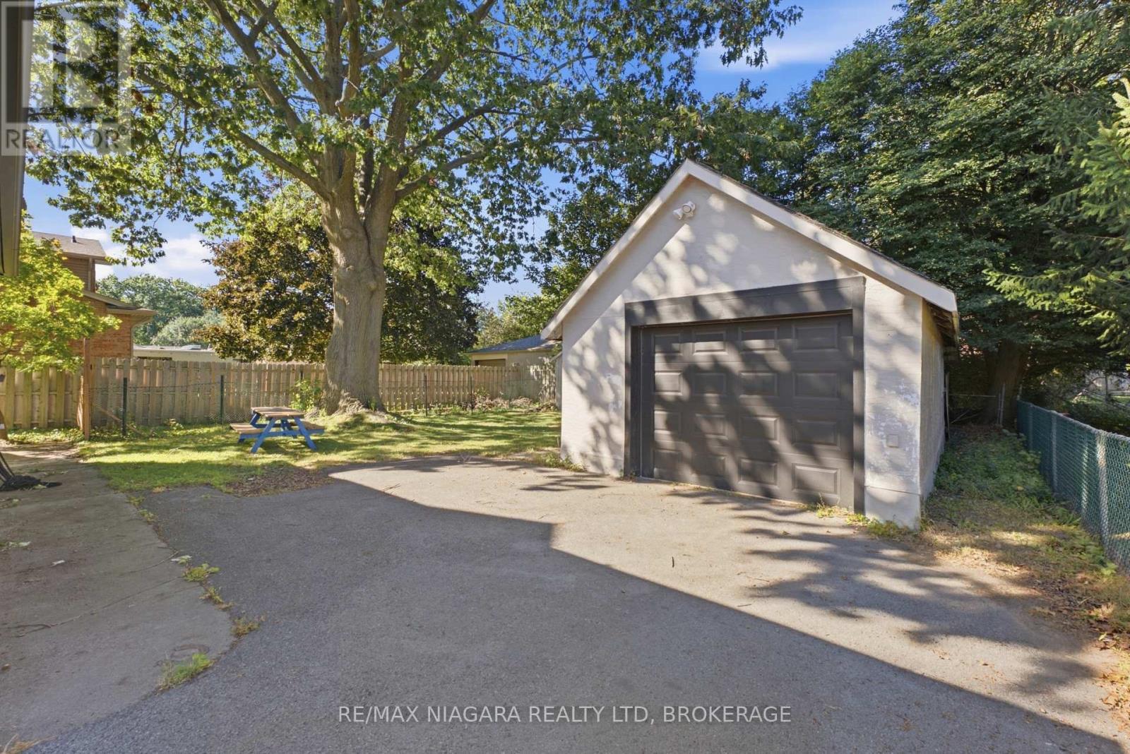 6525 Oneil Street, Niagara Falls (Stamford), ON
