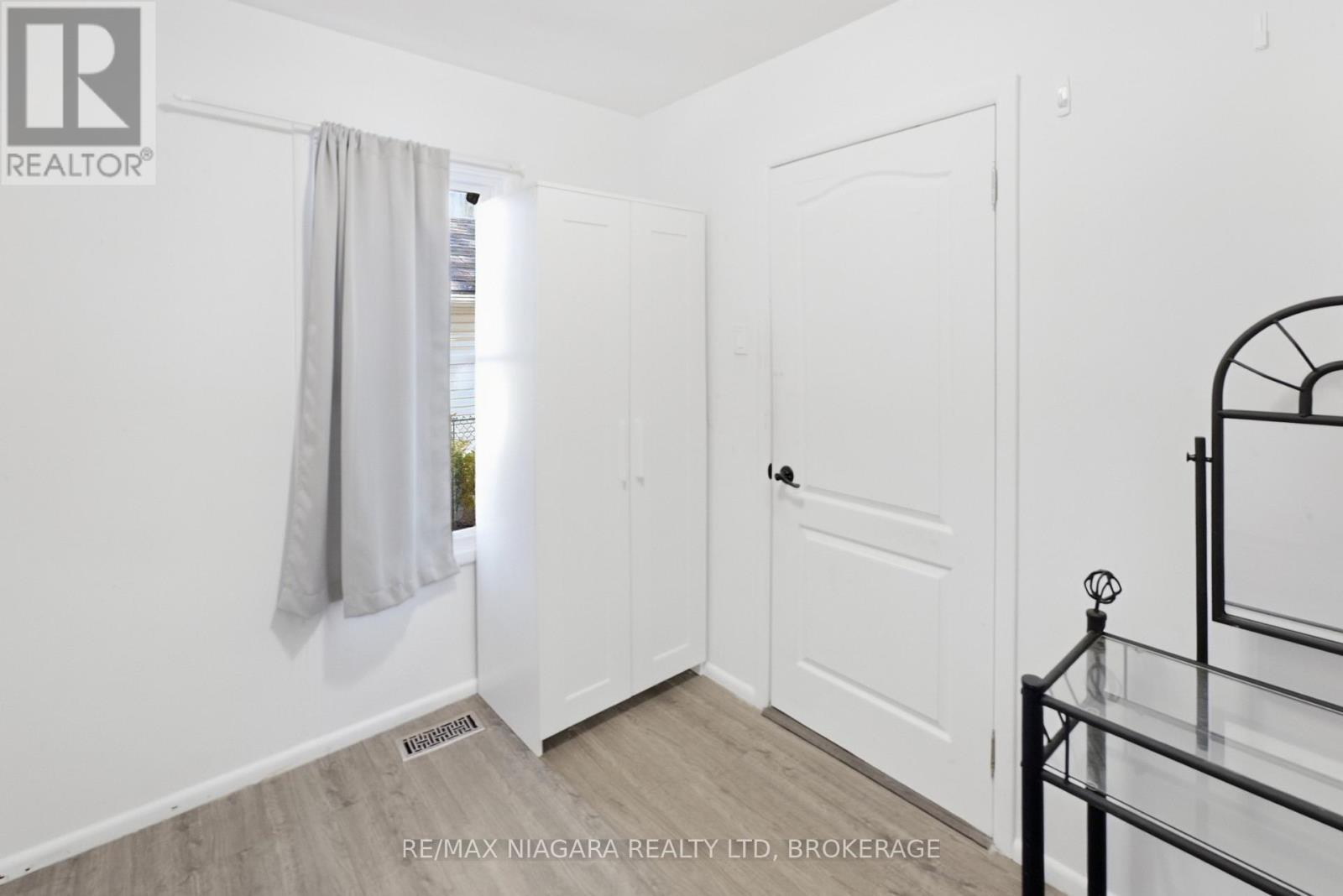 6525 Oneil Street, Niagara Falls (Stamford), ON