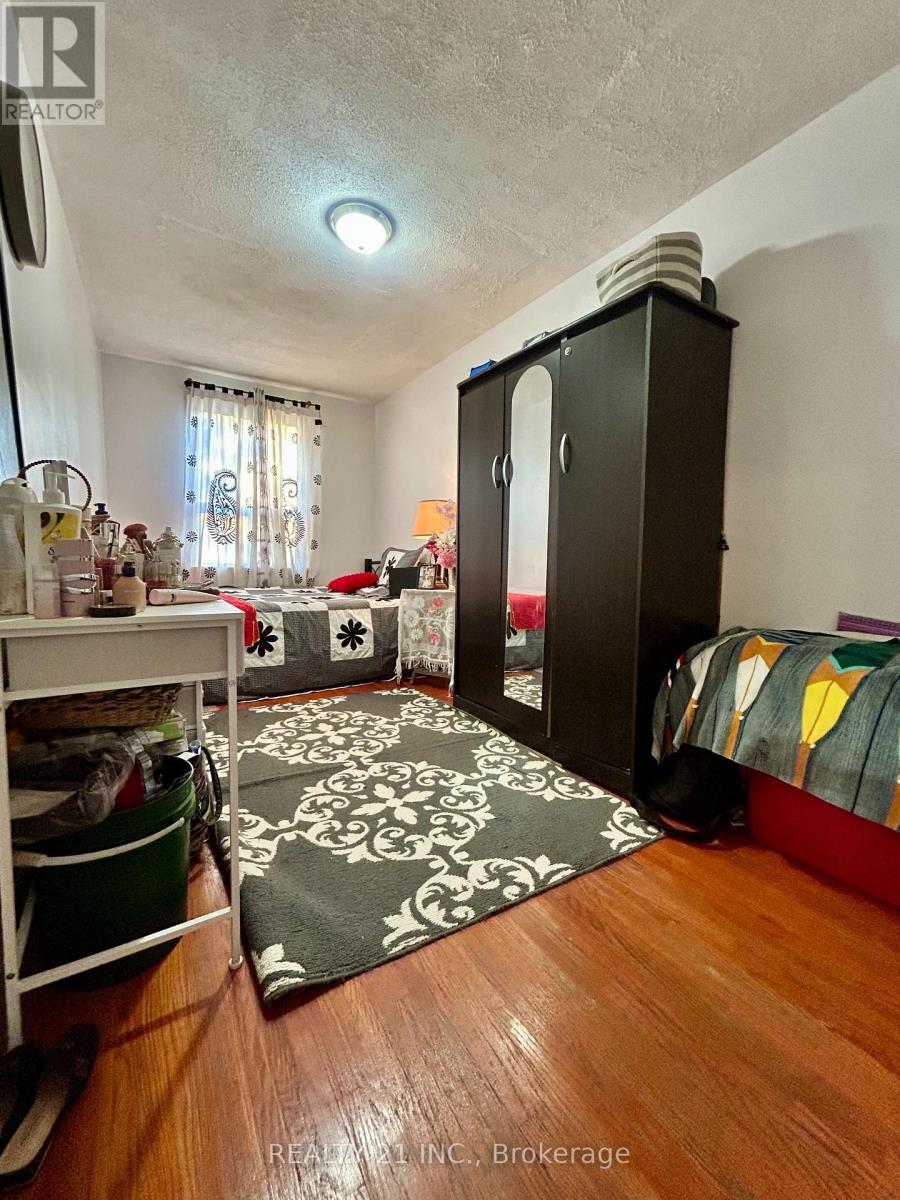 176 Linden Avenue, Toronto, ON