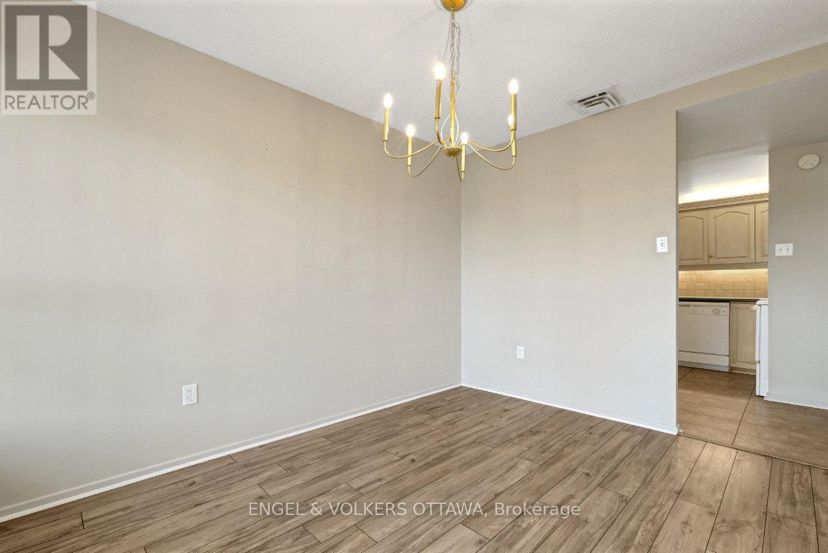 5 - 373 Laurier Avenue E, Ottawa, ON