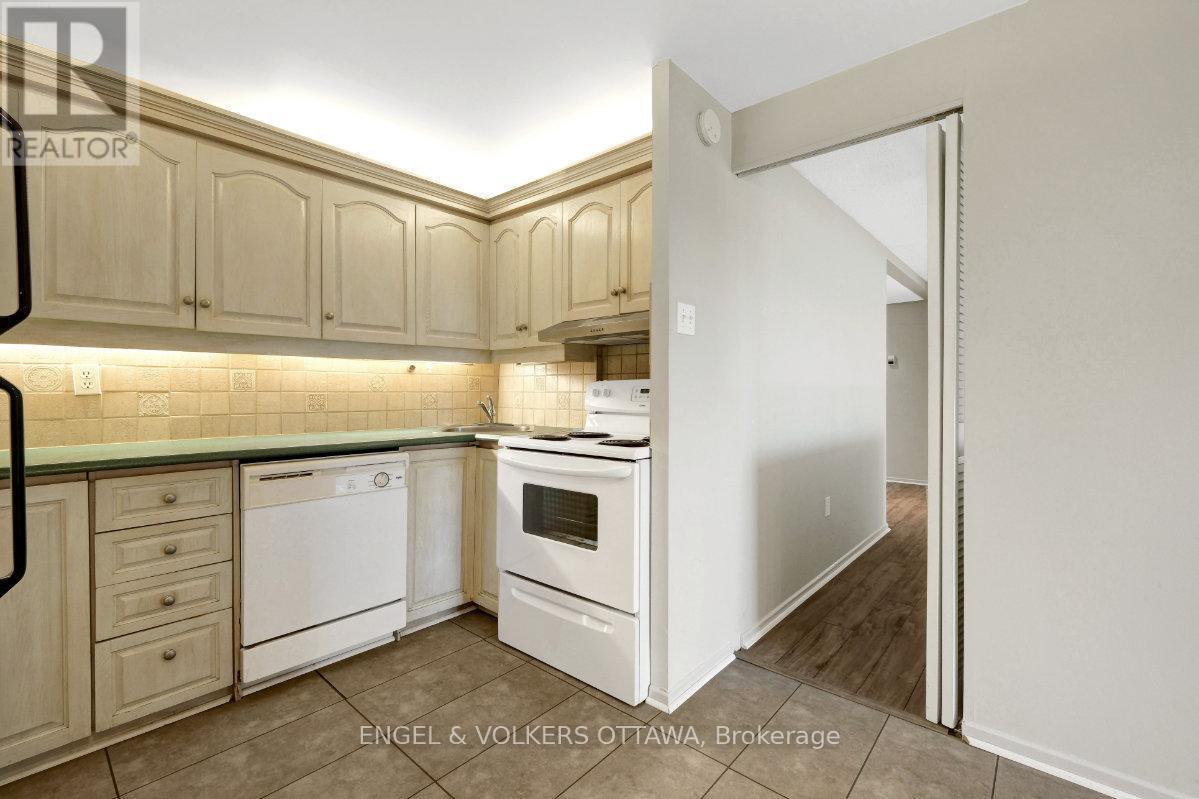 5 - 373 Laurier Avenue E, Ottawa, ON