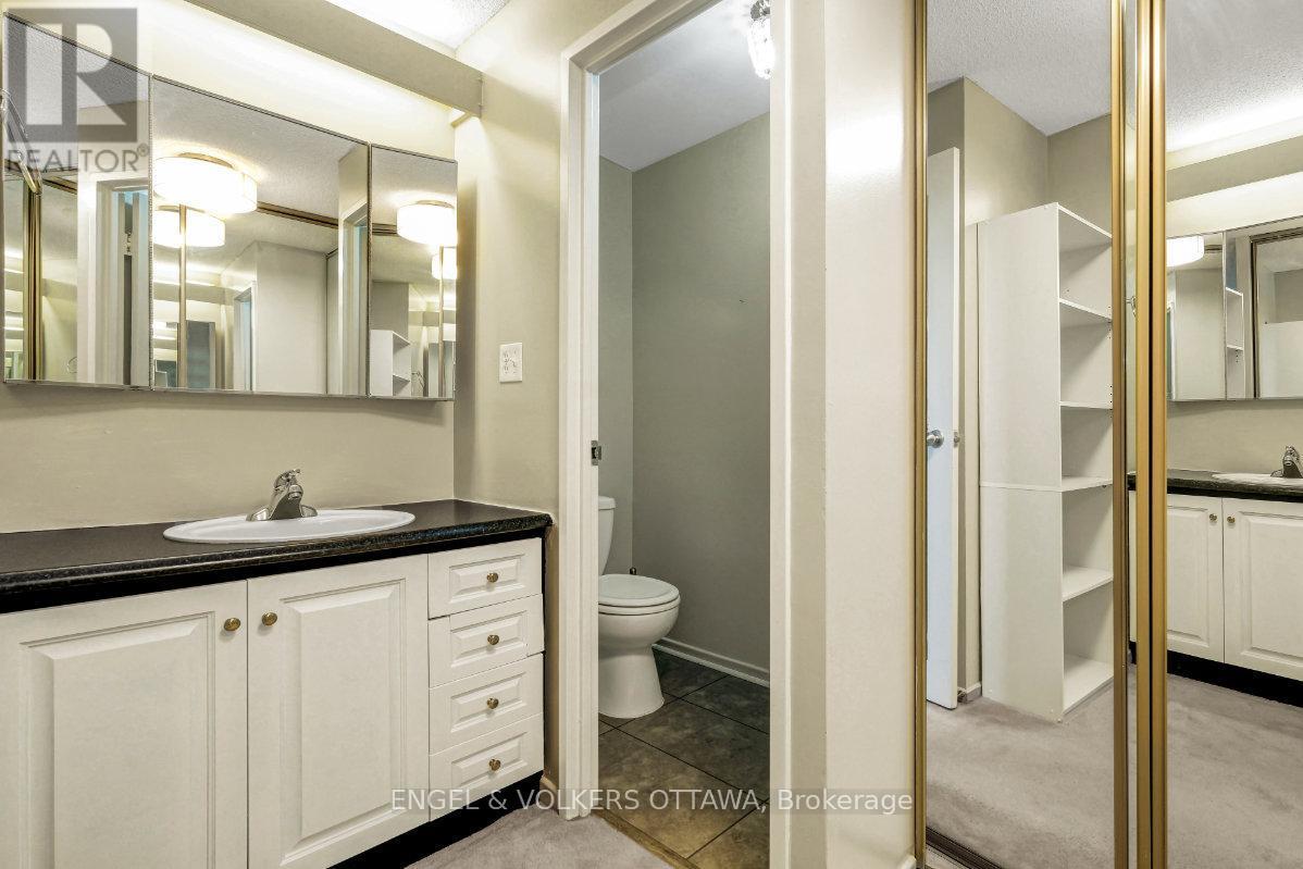 5 - 373 Laurier Avenue E, Ottawa, ON