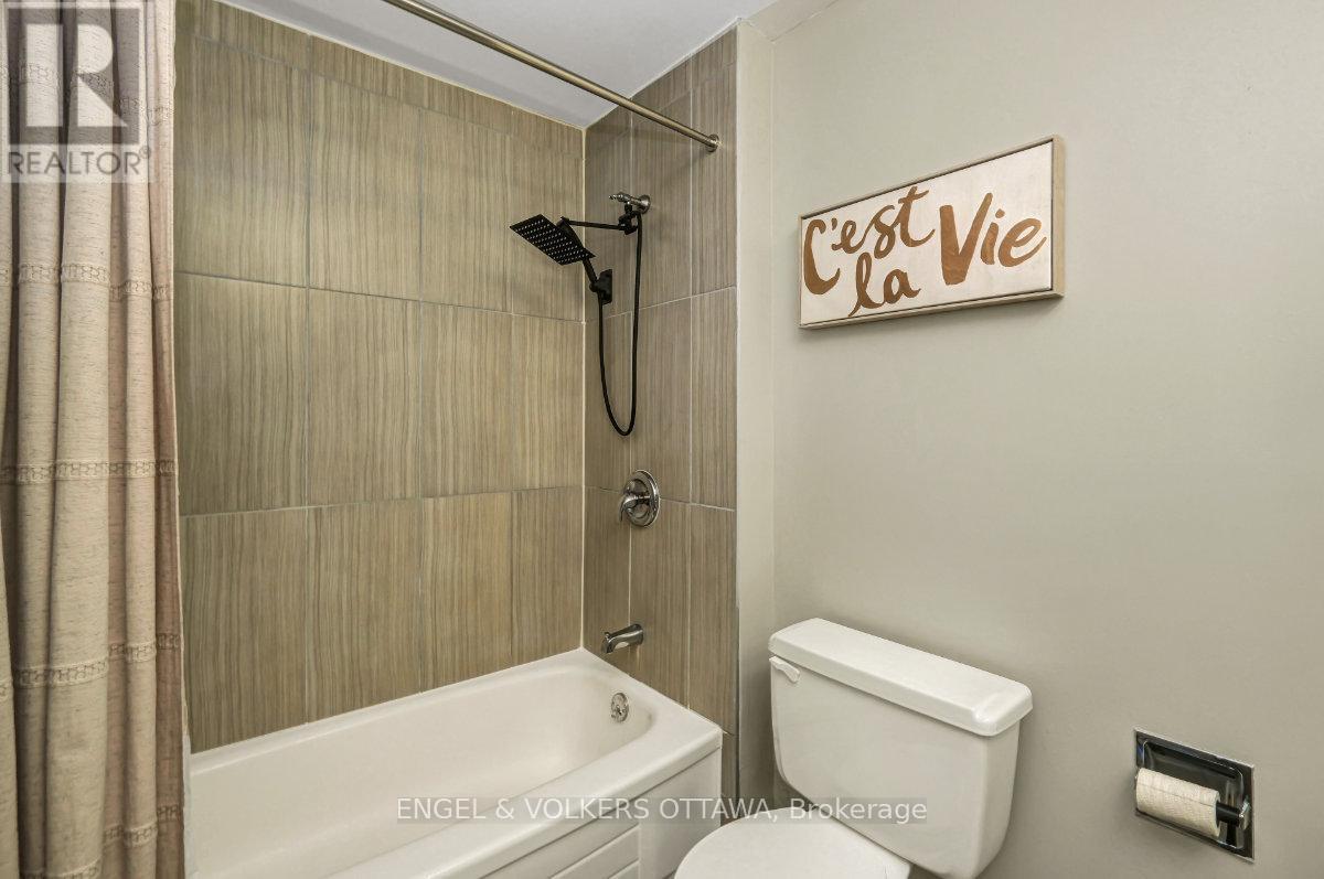 5 - 373 Laurier Avenue E, Ottawa, ON