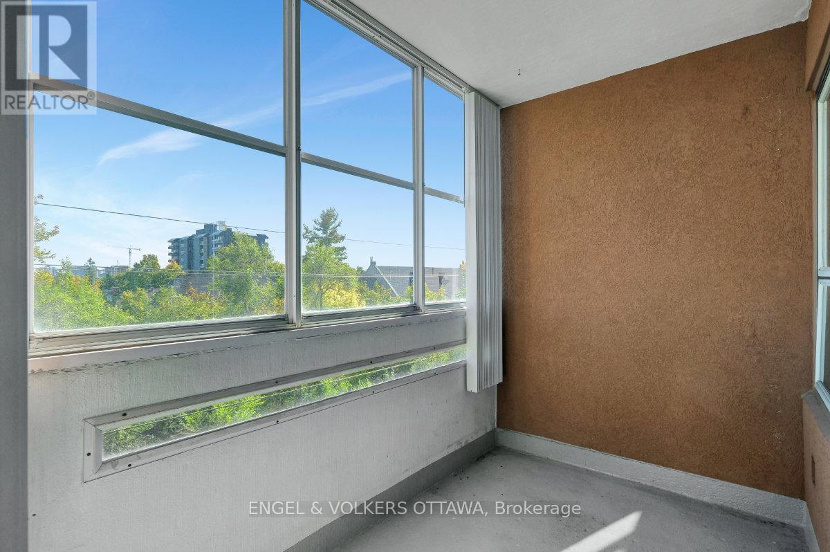 5 - 373 Laurier Avenue E, Ottawa, ON