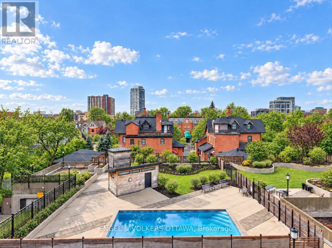 5 - 373 Laurier Avenue E, Ottawa, ON