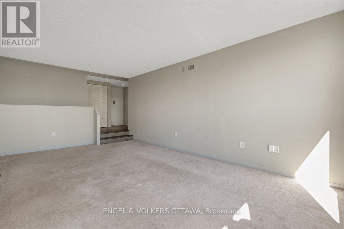 5 - 373 Laurier Avenue E, Ottawa, ON