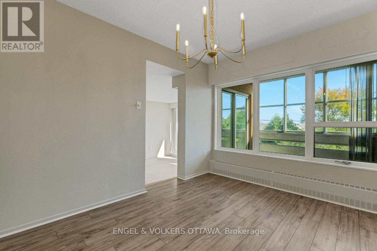 5 - 373 Laurier Avenue E, Ottawa, ON