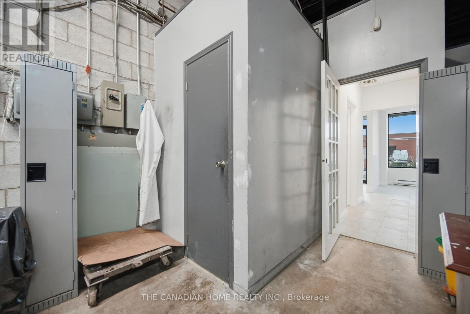 5, 6 & 7 - 7875 Tranmere Drive, Mississauga, ON
