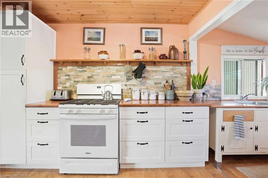 2579 Lakeshore Road, Dunnville, ON