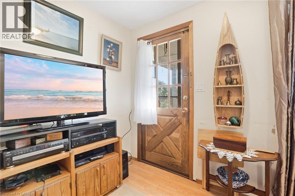 2579 Lakeshore Road, Dunnville, ON